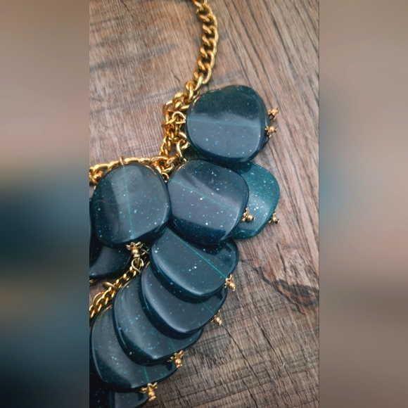 SOLD - Emerald green stones Necklace - Picture 5 of 5